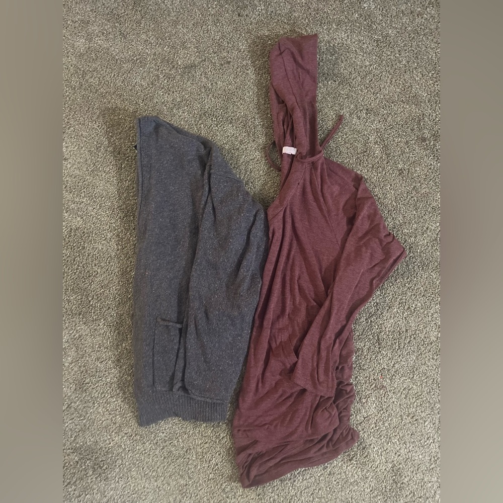 MATERNITY SWEATER BUNDLE SIZE MEDIUM